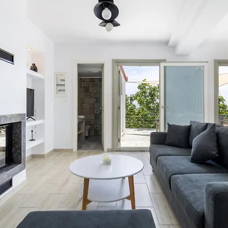 Willa Soultani Glossa